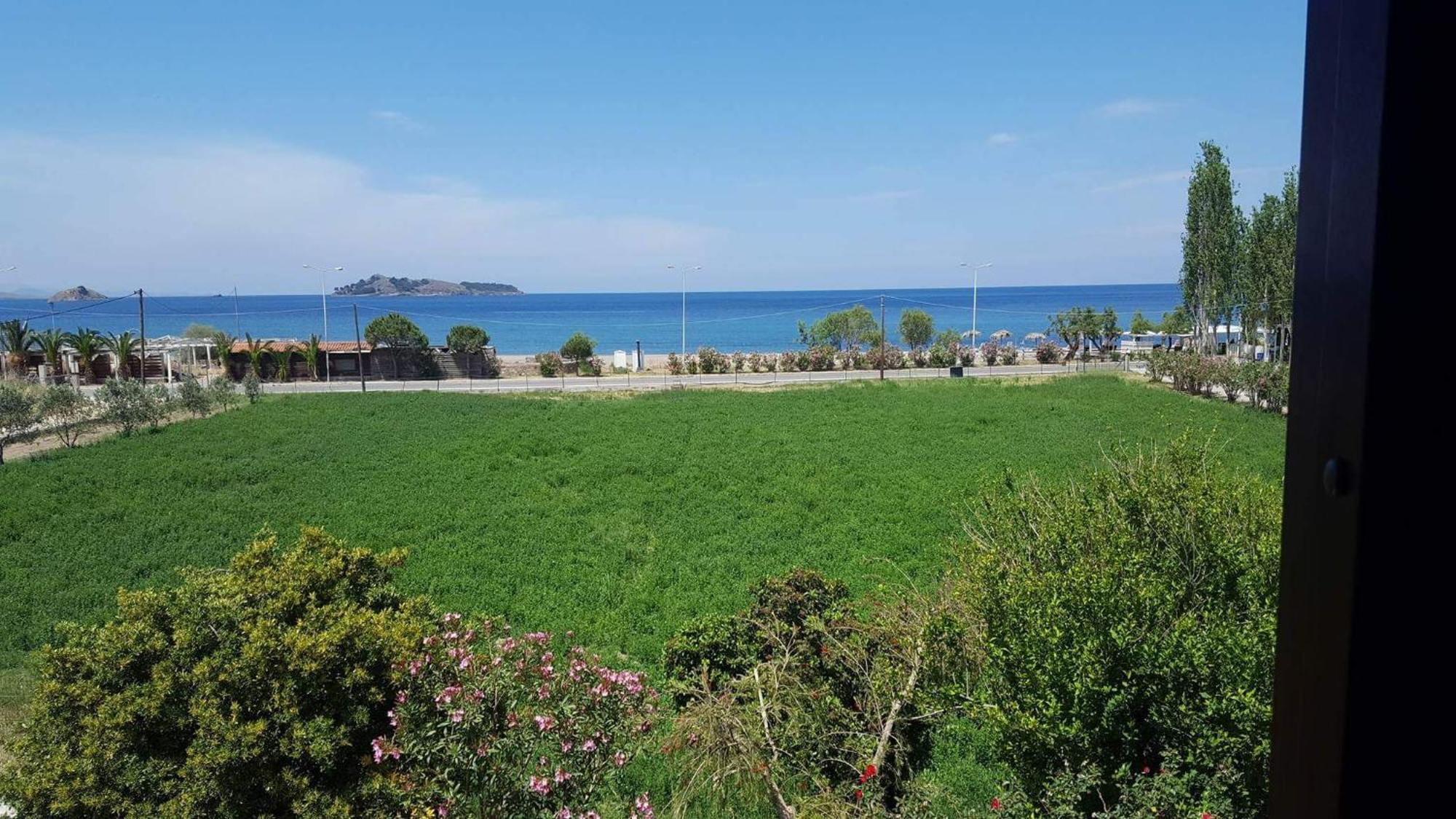 Islands Apartments Петра Екстериор снимка