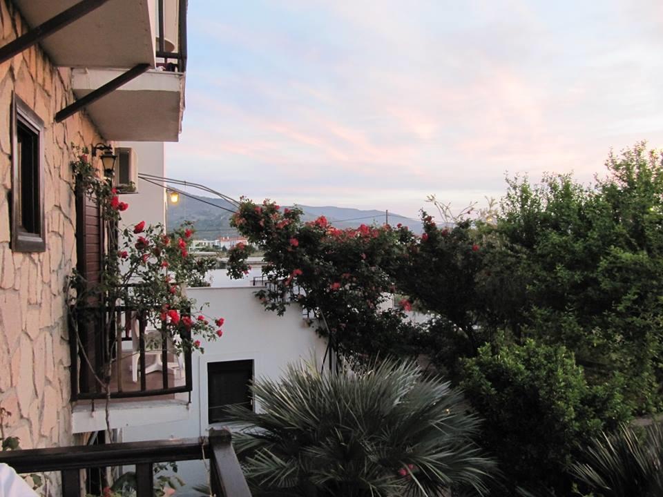 Islands Apartments Петра Екстериор снимка