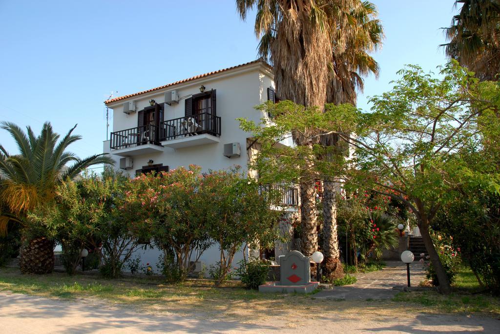 Islands Apartments Петра Екстериор снимка